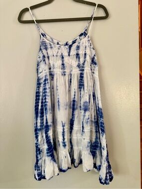 En Creme Blue and White Tie-Dye Crochet Mini Dress size M